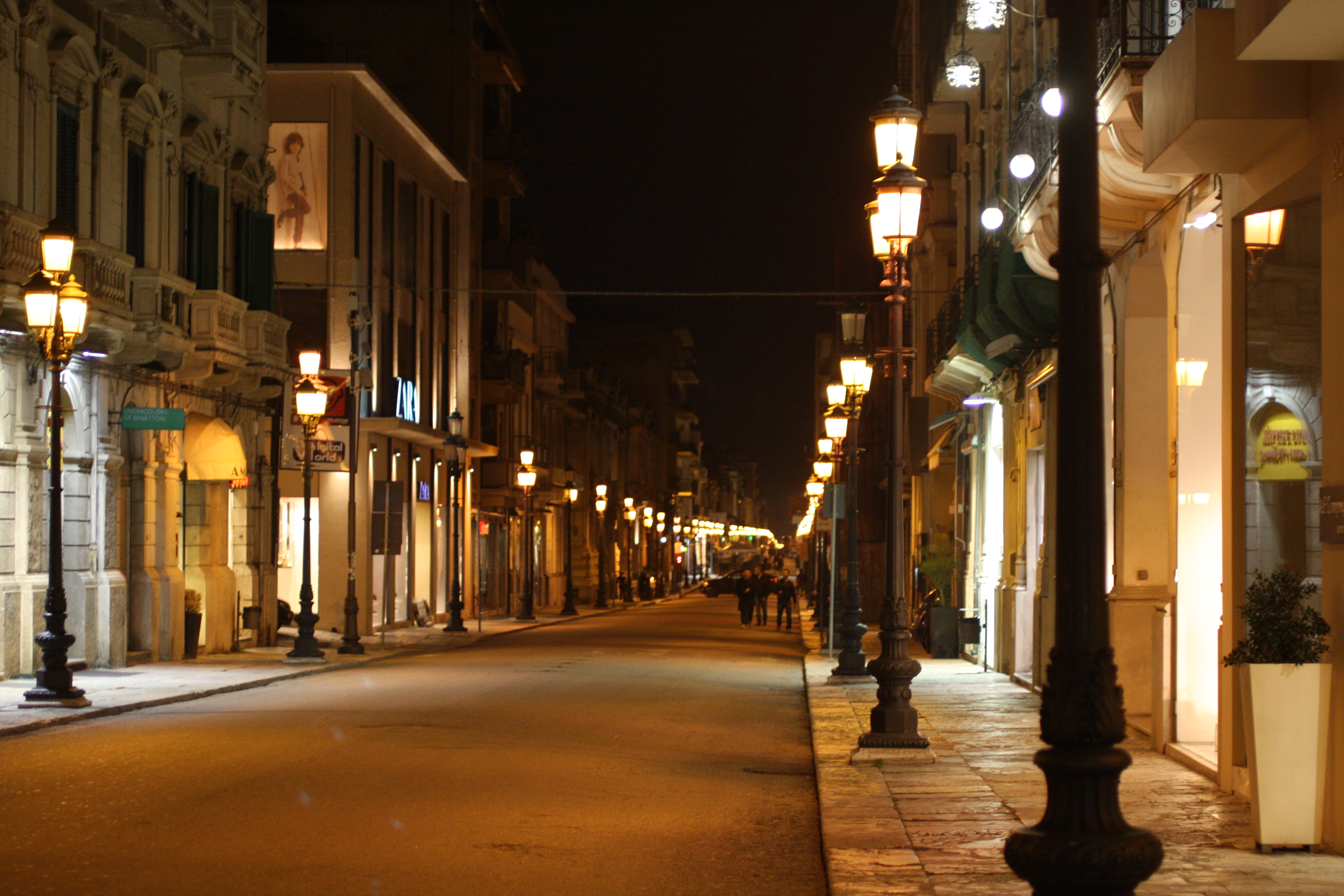 Corso Garibaldi, la via dello shopping a Reggio Calabria.